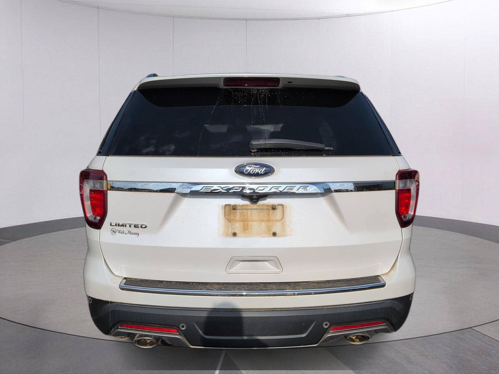 Used 2018 Ford Explorer Limited w/ Ford Safe & Smart Package FWD image 4
