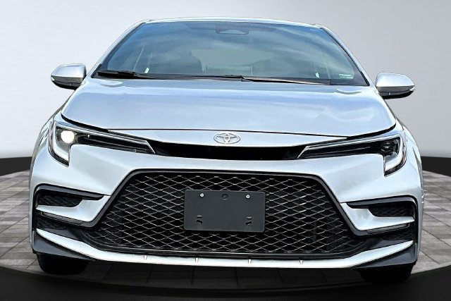 Used 2026 Toyota Corolla SE w/ SE Package FWD image 2