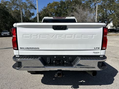 Used 2024 Chevrolet Silverado 2500 LTZ image 5