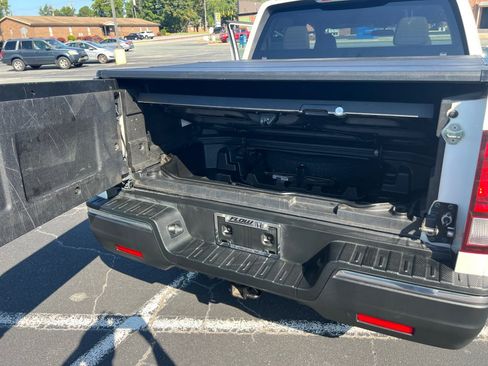 Used 2017 Honda Ridgeline RTL image 19