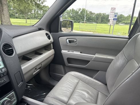 Used 2010 Honda Pilot Touring image 13