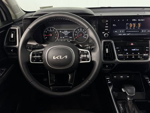 Used 2022 Kia Sorento S w/ Panoramic Sunroof Package image 13
