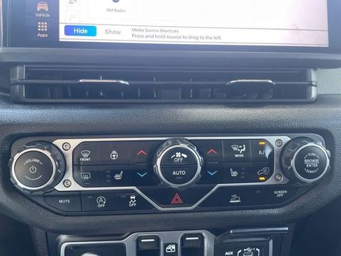 Used 2024 Jeep Wrangler Unlimited Sport AWD/4WD image 24