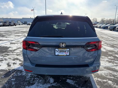 Used 2024 Honda Odyssey Sport image 5