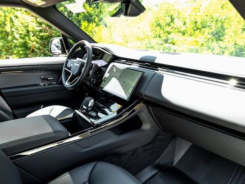 New 2026 Land Rover Range Rover Sport Dynamic SE AWD/4WD image 19
