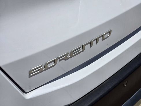 New 2026 Kia Sorento S w/ S Panoramic Sunroof Package FWD image 8