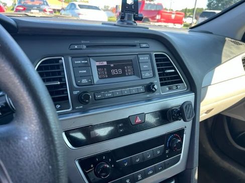 Used 2017 Hyundai Sonata SE FWD image 22
