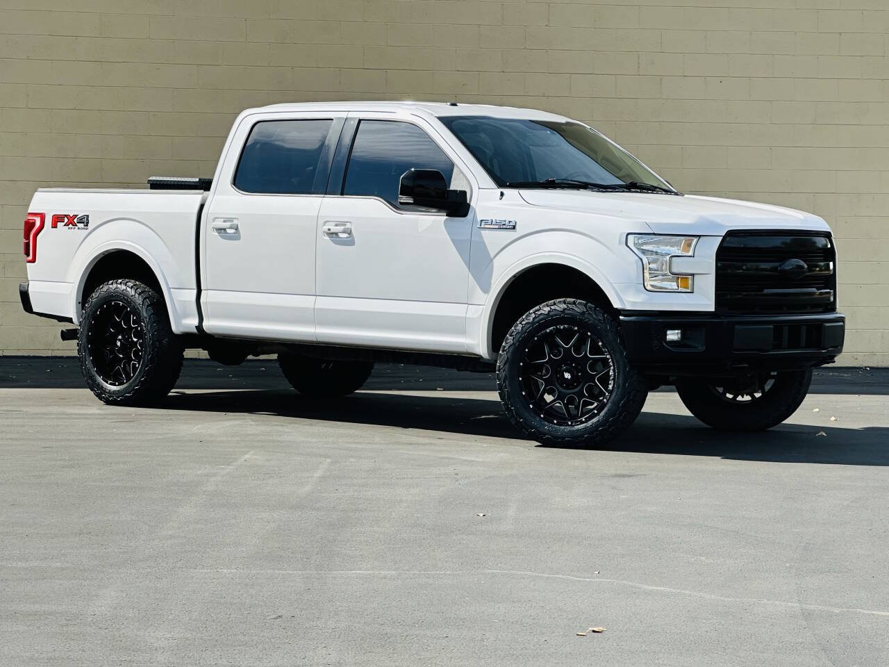 Used 2015 Ford F150 Lariat w/ Equipment Group 501A Mid AWD/4WD image 2