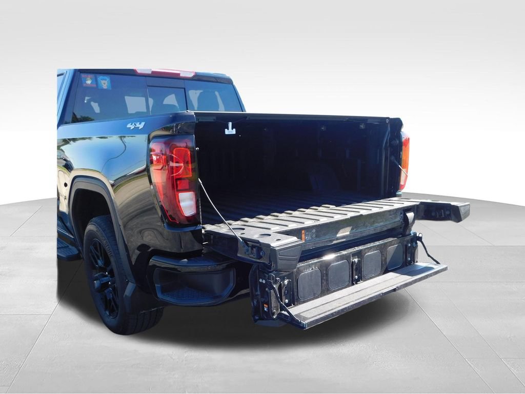 Used 2025 GMC Sierra 1500 Elevation w/ Elevation Premium Package AWD/4WD image 9