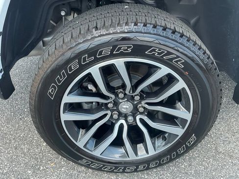 Used 2025 RAM 1500 Limited AWD/4WD image 10