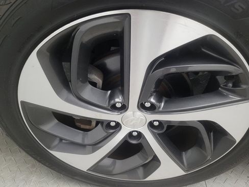 Used 2017 Hyundai Tucson Value AWD/4WD image 31