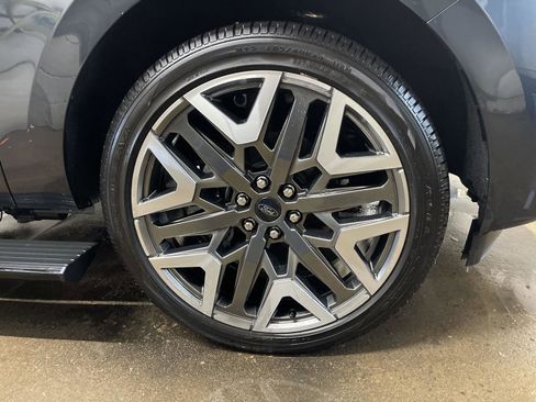 New 2026 Ford Expedition Platinum w/ Platinum Ultimate Package image 32