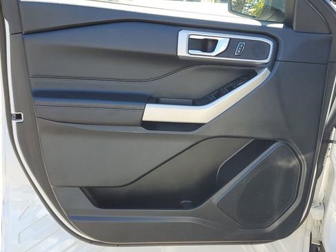 Used 2020 Ford Explorer XLT w/ Equipment Group 202A image 10