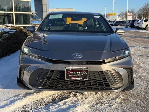 Used 2025 Toyota Camry SE image 8