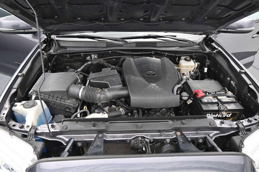 Used 2019 Toyota Tacoma TRD Off-Road AWD/4WD image 18