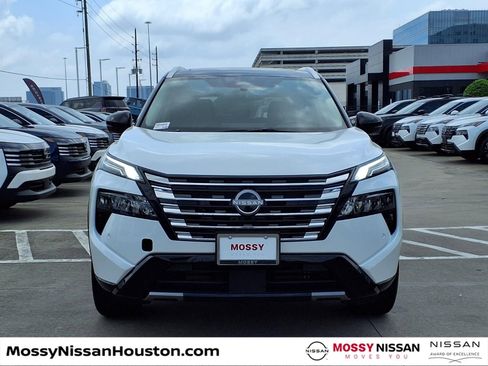 New 2026 Nissan Rogue Platinum AWD/4WD image 3