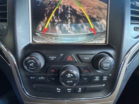 Used 2015 Jeep Grand Cherokee Overland image 17