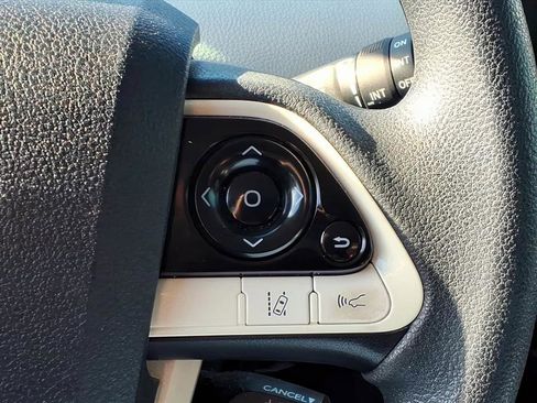 Used 2017 Toyota Prius Four image 22