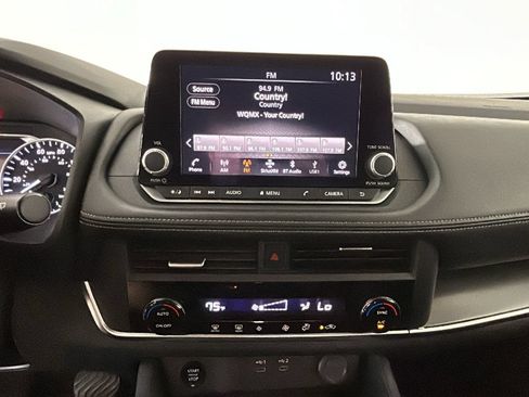 Used 2025 Nissan Rogue SV FWD image 25