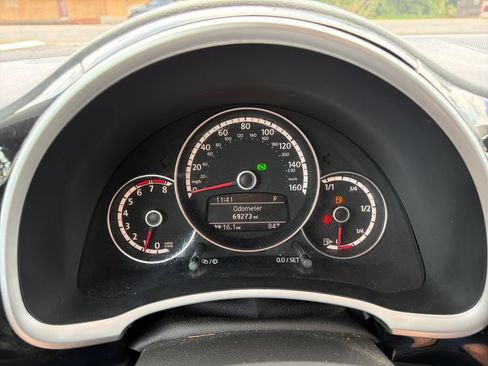 Used 2013 Volkswagen Beetle 2.5 FWD image 25