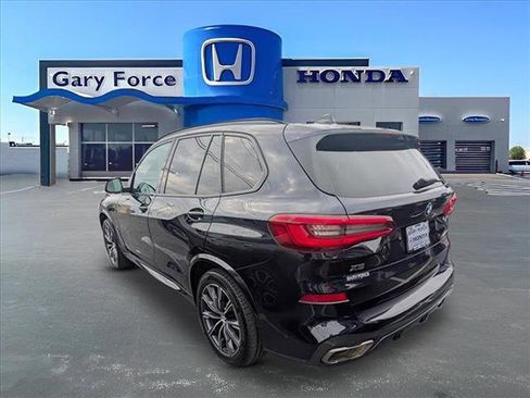 Used 2020 BMW X5 M50i w/ Premium Package image 3