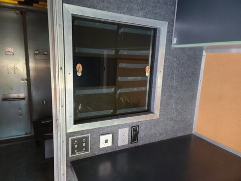 Used 2016 Ford E-450 and Econoline 450 Super Duty image 26