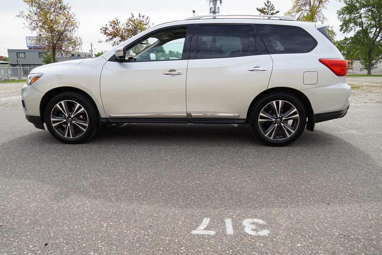 Used 2017 Nissan Pathfinder Platinum w/ Cargo Package AWD/4WD image 4