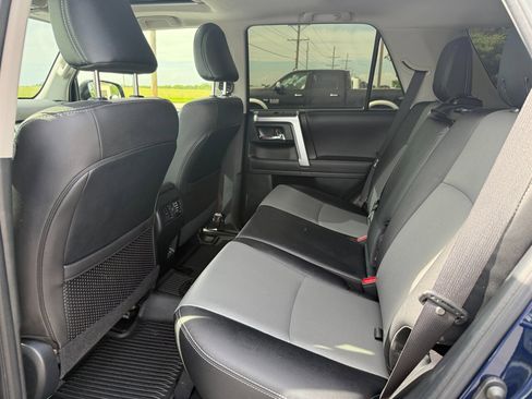 Used 2023 Toyota 4Runner SR5 Premium w/ Moonroof Package AWD/4WD image 10