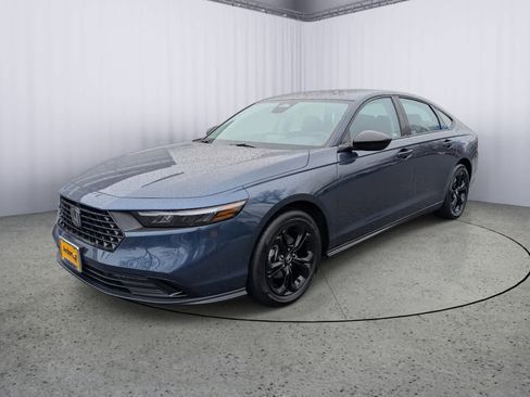 Certified 2025 Honda Accord SE image 6