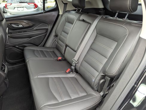 Used 2023 GMC Terrain Denali w/ Denali Premium Package image 18