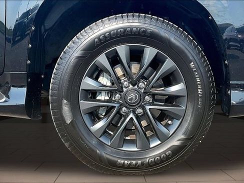 Used 2022 Lexus GX 460 Premium w/ Premium Package AWD/4WD image 9