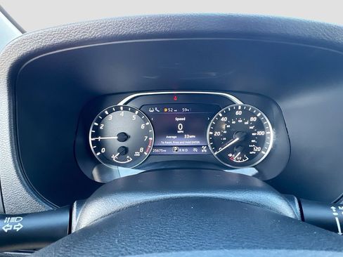 Used 2023 Nissan Frontier SV w/ Technology Package image 12