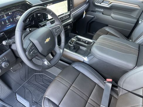 New 2026 Chevrolet Silverado 1500 High Country AWD/4WD image 11
