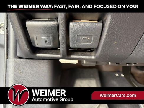 Used 2021 Toyota RAV4 LE AWD/4WD image 37
