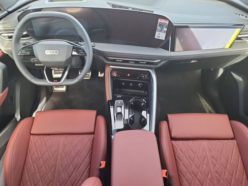 New 2025 Audi SQ5 Prestige image 14