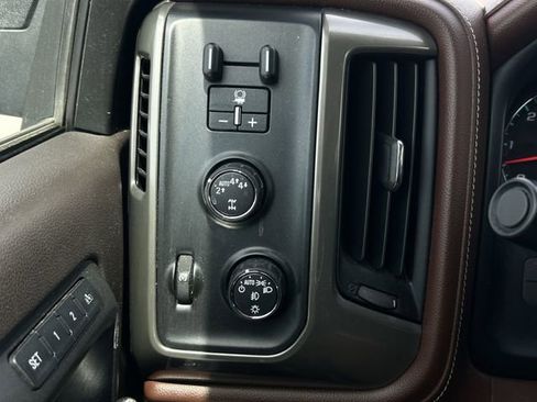 Used 2017 Chevrolet Silverado 1500 High Country image 25
