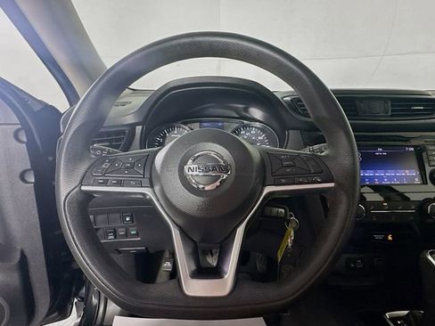 Used 2018 Nissan Rogue S image 12