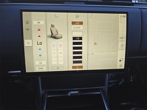 Certified 2024 Land Rover Range Rover SE image 25