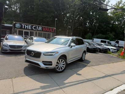 Used 2016 Volvo XC90 T6 Momentum w/ Momentum Plus Package