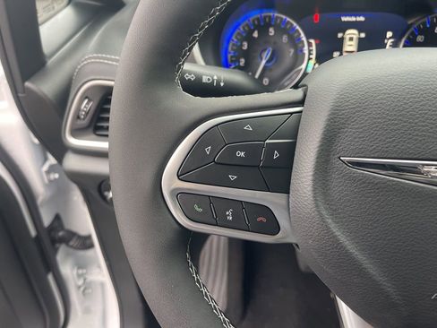 New 2026 Chrysler Pacifica Select FWD image 14