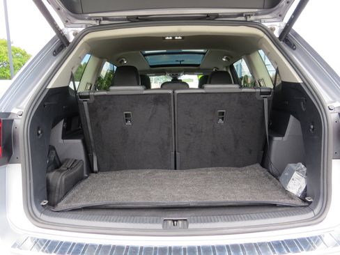 Used 2024 Volkswagen Atlas SEL Premium R-Line image 15