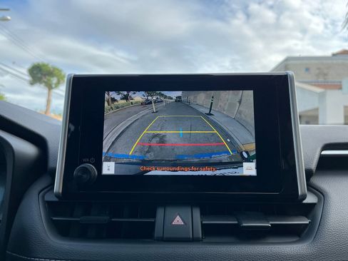 Used 2025 Toyota RAV4 XLE image 17