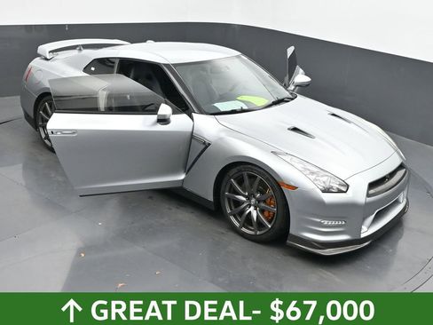 Used 2012 Nissan GT-R Premium image 62