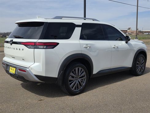 Used 2022 Nissan Pathfinder SL w/ SL Premium Package image 6