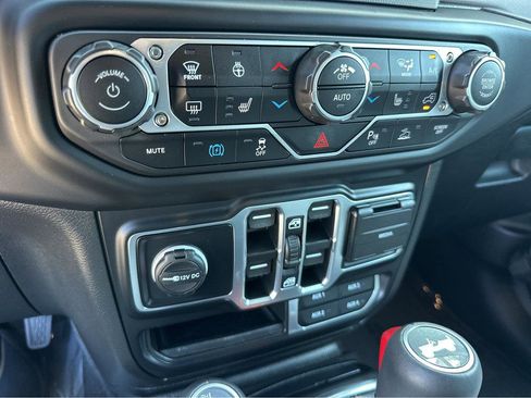 Used 2022 Jeep Wrangler Unlimited Sahara image 26