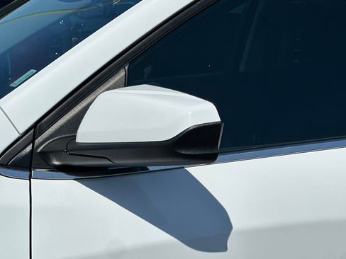 Used 2024 Chevrolet Equinox LT image 50