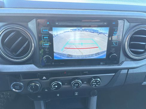 Used 2017 Toyota Tacoma TRD Off-Road w/ Tow Package (A/T) image 22