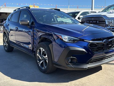 Used 2025 Subaru Crosstrek 2.0i Premium image 2