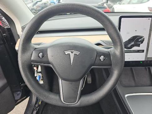 Used 2021 Tesla Model Y Long Range AWD/4WD image 5