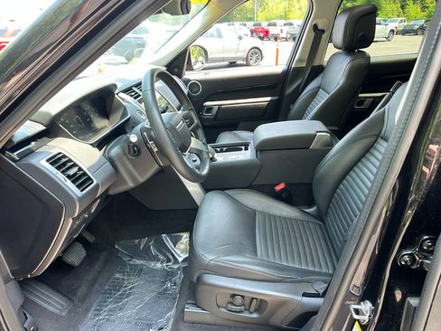 Used 2024 Land Rover Discovery S AWD/4WD image 9